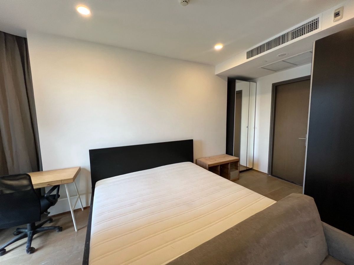 ให้เช่าคอนโดสยาม จุฬา สามย่าน : For Rent!! Ashton Chula - Silom Rent Price!! 23,000฿ per month❤️‍🔥1 Bedroom size 34 sq.m. Contract 
Aomam (agent) Tel./Line id : 0955871692 WhatsApp : +66 95 587 1692