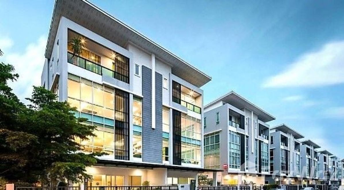 ขายอาคารพาณิชย์เกษตร นวมินทร์ ลาดปลาเค้า : โฮมออฟฟิศ 4 ชั้น Biz Galleria นวลจันทร์ เนื้อที่ 54 ตรว. 20.5ล้าน เจ้าของขายเอง ต่อรองได้