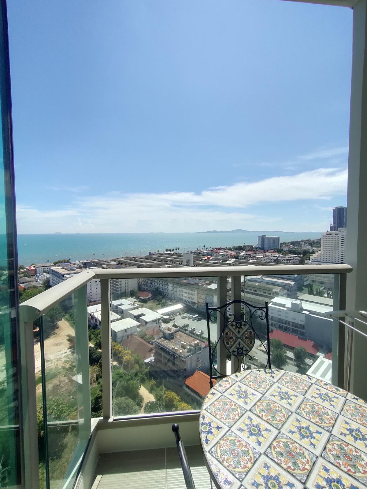For RentCondoPattaya, Bangsaen, Chonburi : The condo is viewed by the sea.