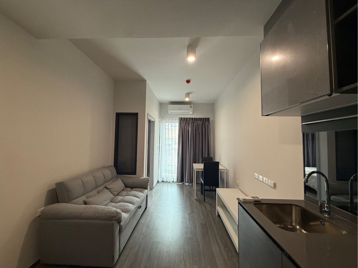 ให้เช่าคอนโดสยาม จุฬา สามย่าน : For Rent!! Ideo Chula - Samyan Rent Price!! 25,000฿ per month❤️‍🔥1 Bedroom 1 Bathroom size 34.33 sq.m. Contract Aomam (agent) Tel./Line id : 0955871692 WhatsApp : +66 95 587 1692
