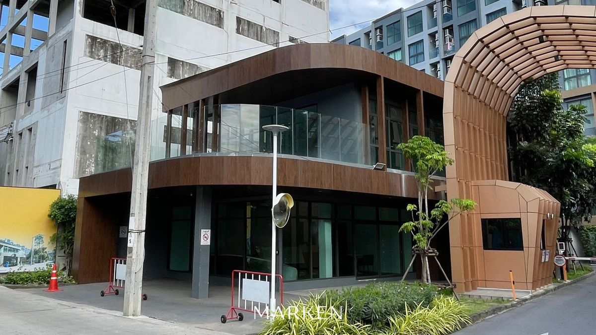 For SaleRetail SpaceSukhumvit, Asoke, Thonglor : For Sale with Tenant: 2-Story Building in Sukhumvit 71. High Rental Yield. Perfect Opportunity for Thai and Foreign Investors.