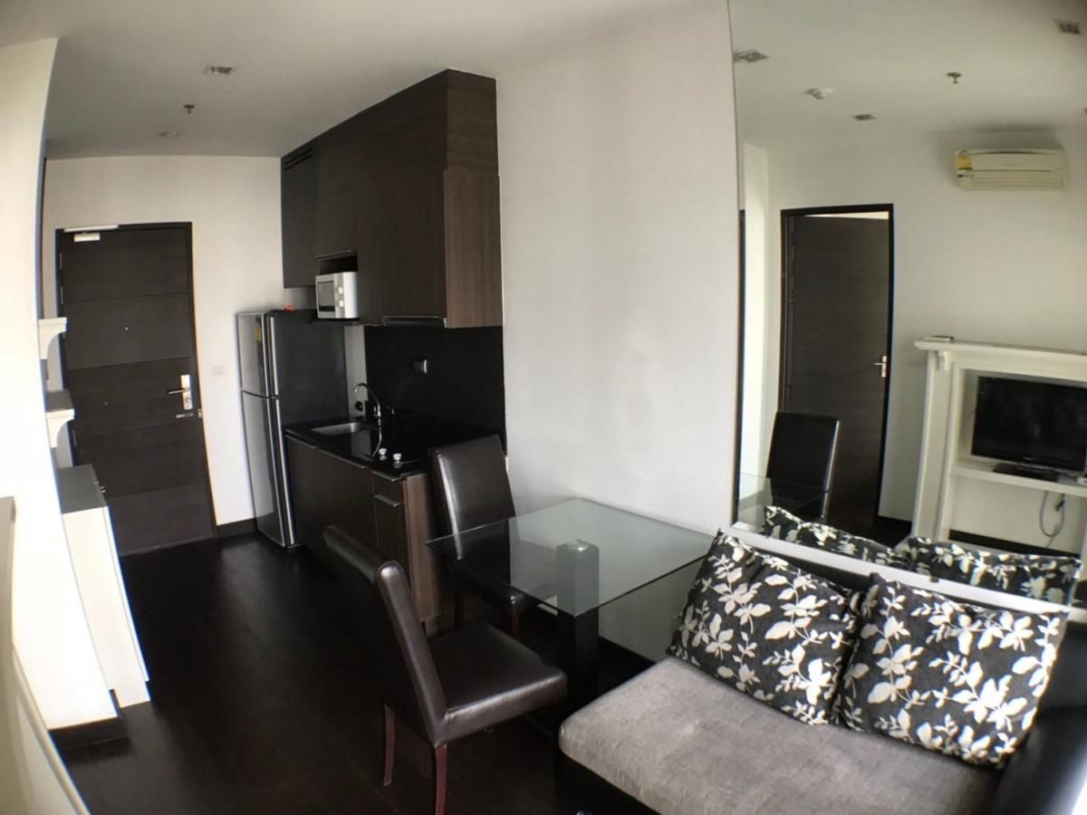 For RentCondoRatchathewi,Phayathai : Condo for rent, IDOQ, Phaya Thai [Ideo Q Phayathai], beautiful room, good price, convenient to travel, complete furniture Ready to move in immediately Can make an appointment to see the room 
 
