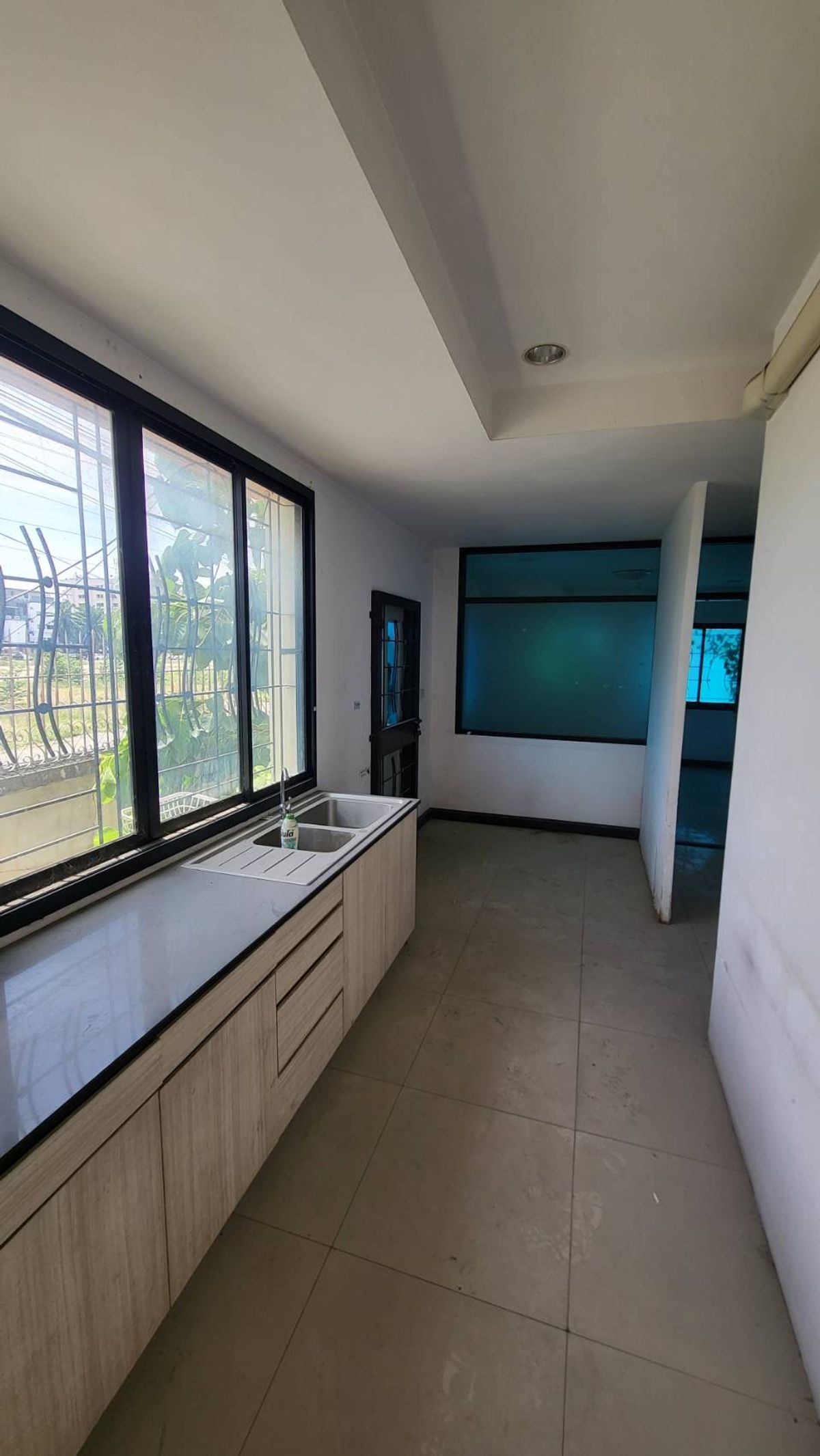 ขายโฮมออฟฟิศรัชดา ห้วยขวาง : 🔥โฮมออฟฟิศ 4 ชั้น ใจกลางรัชดา–เหม่งจ๋าย พร้อมที่จอดรถ 8 คัน! เริ่มเพียง 27 ล้าน!🔥  ทำเลทอง ใกล้ MRT, โรงเรียนนานาชาติ, สถานฑูต เหมาะสำหรับสำนักงาน + ที่อยู่อาศัย