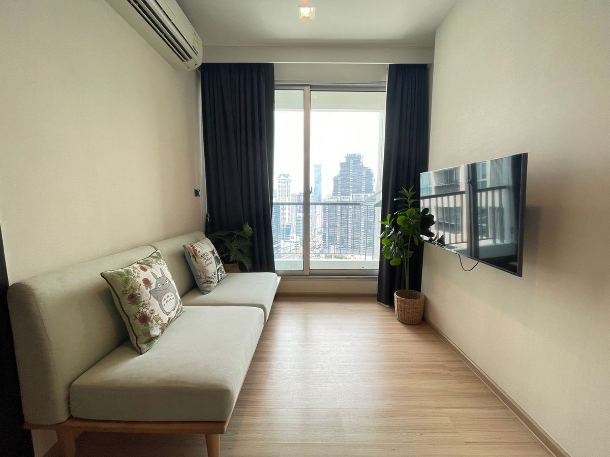 For RentCondoSathorn, Narathiwat : RHYTHM Sathorn, beautiful room, minimal style, available for rent