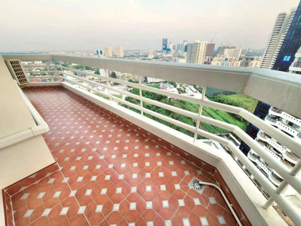 For RentCondoBangna, Bearing, Lasalle : NS Tower Central Bangna Building, Bang Na Condominium, Central Department Store, Big C Bangna, BITEC, Thai Nakarin Hospital Convenient transportation, Bangna-Chon Buri Expressway