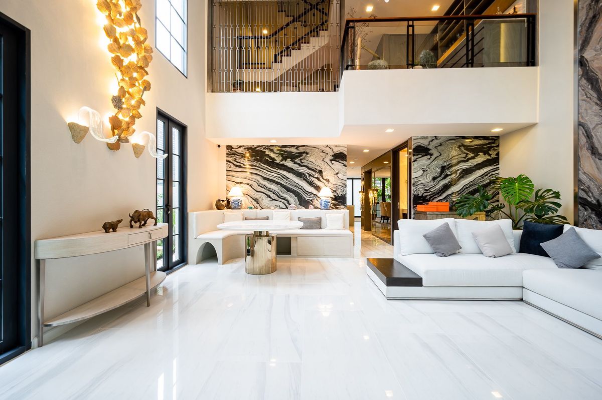 For RentTownhomeSukhumvit, Asoke, Thonglor : Luxury townhouse with private elevator for Rent in Asoke-Phromphong area at QUARTER 31, between Asoke &  Phrompong BTS station 2 km✨