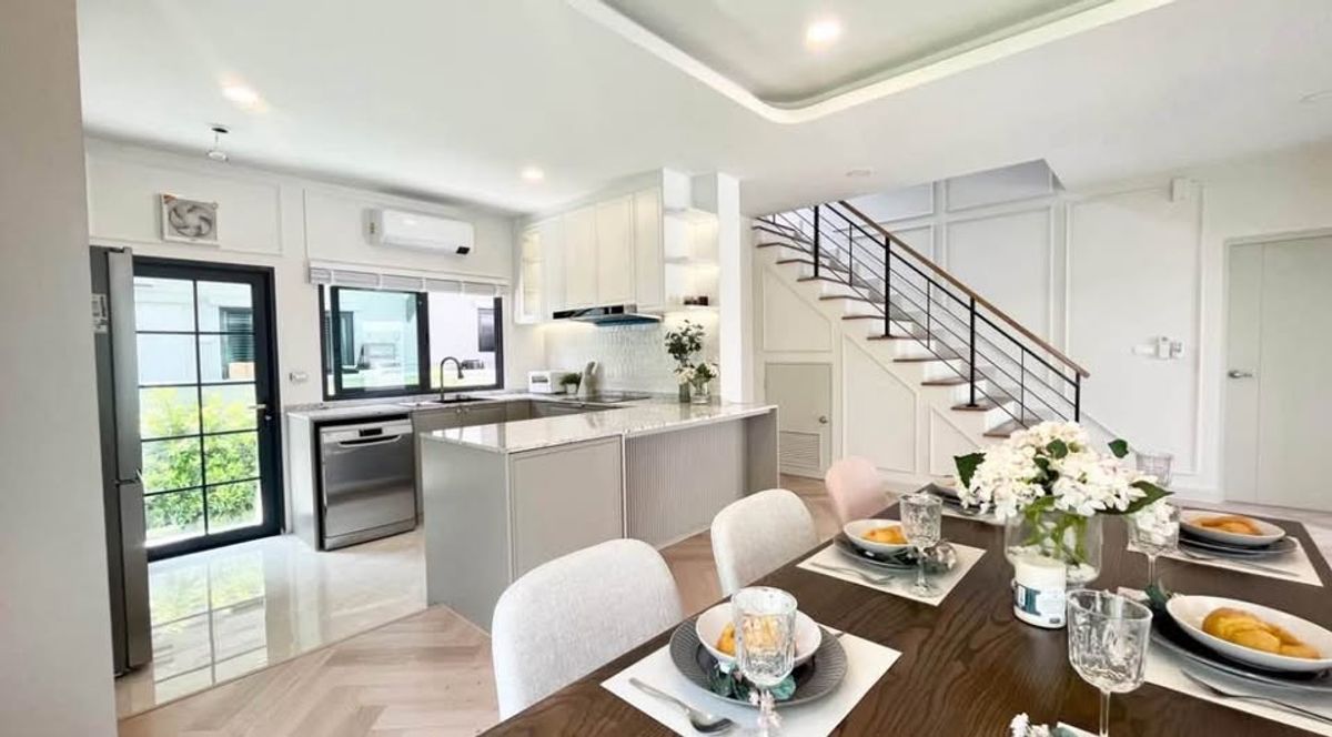 For RentHouseBangna, Bearing, Lasalle : 🏡Beautiful house, complete functions, private, feel like home 🥰 Detached house near Mega Bangna for rent in Centro Bangna Project ✨