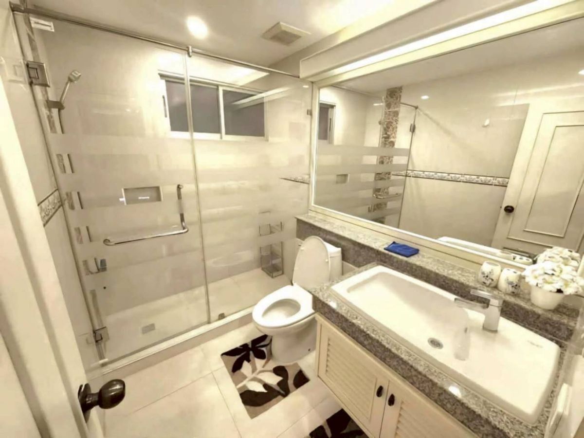 For RentCondoBangna, Bearing, Lasalle : NS Tower Central Bangna Building, Bang Na Condominium, Central Department Store, Big C Bangna, BITEC, Thai Nakarin Hospital Convenient transportation, Bangna-Chon Buri Expressway