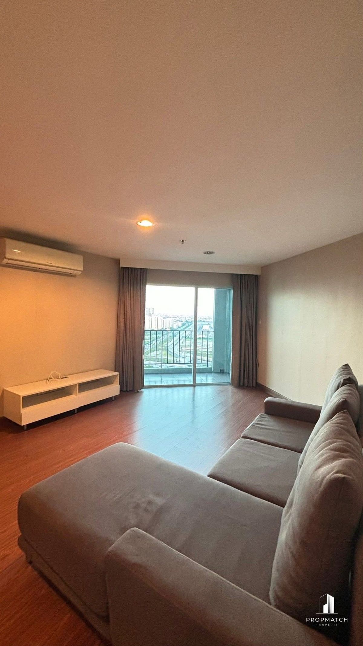 ขายคอนโดพระราม 9 เพชรบุรีตัดใหม่ RCA : ขายราคาดีที่สุด!! ในโครงการ Belle Grand Rama 9 (2bad1bath 68 ตรม.) เพียง 6.7 ล้านบาท เท่านั้น Tel.0806265693  คุณแบม 