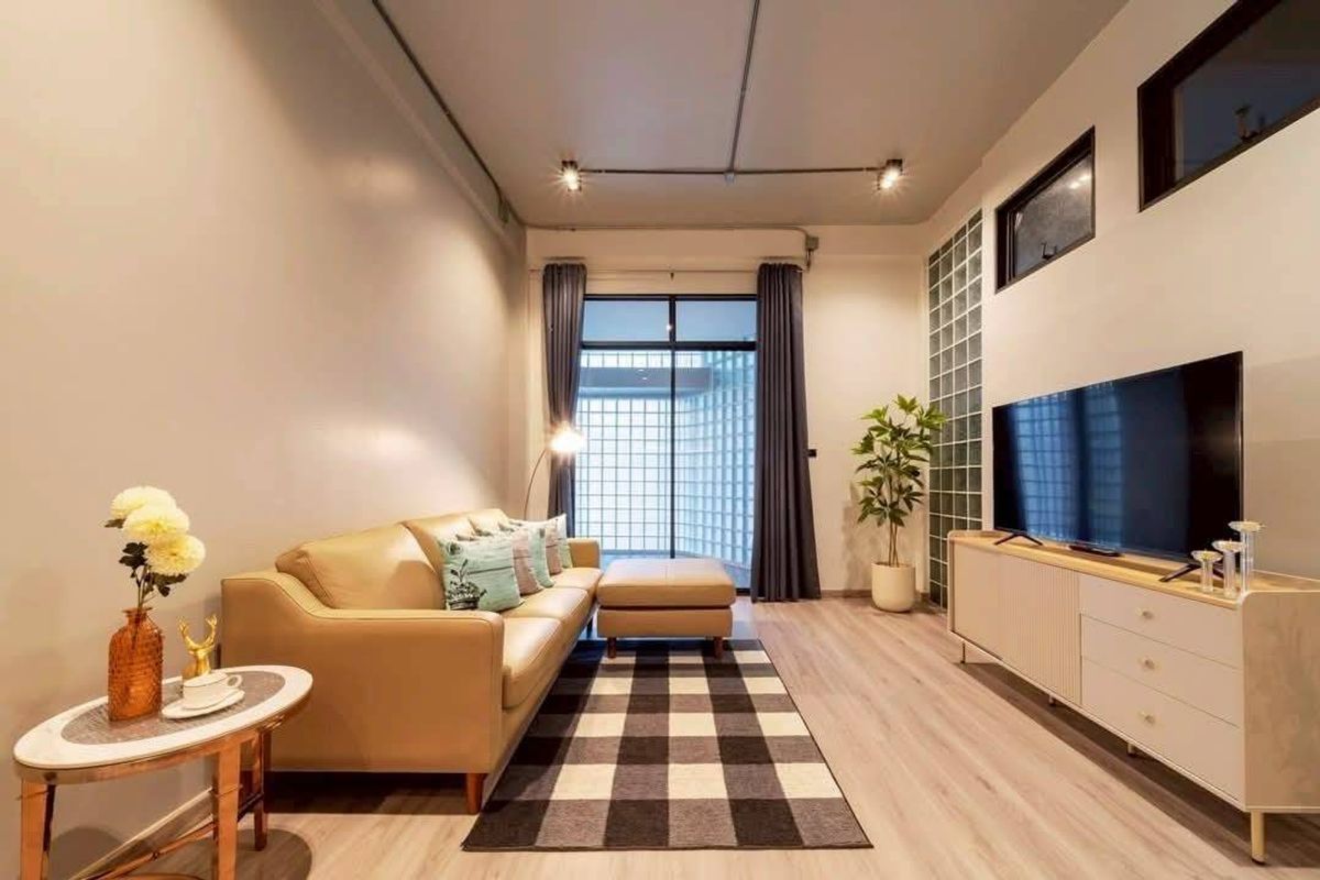 ให้เช่าทาวน์โฮมสาทร นราธิวาส : 🏡 ให้เช่าที่พักสวยใจกลางสาทร 11 แยก 9 🌆