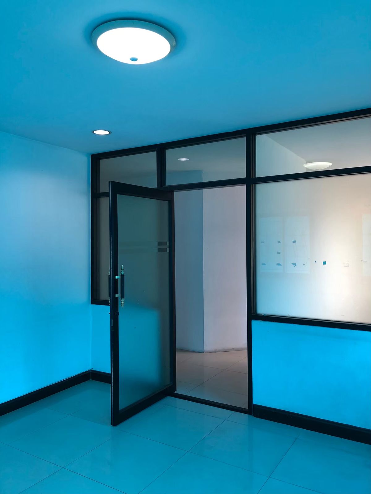 ขายโฮมออฟฟิศรัชดา ห้วยขวาง : 🔥โฮมออฟฟิศ 4 ชั้น ใจกลางรัชดา–เหม่งจ๋าย พร้อมที่จอดรถ 8 คัน! เริ่มเพียง 27 ล้าน!🔥  ทำเลทอง ใกล้ MRT, โรงเรียนนานาชาติ, สถานฑูต เหมาะสำหรับสำนักงาน + ที่อยู่อาศัย