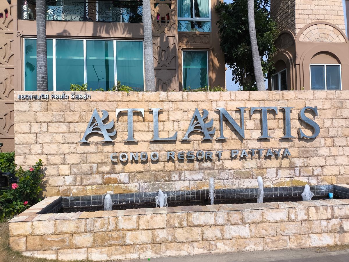 ขายกิจการโรงแรม & กิจการอพาร์ตเมนต์พัทยา บางแสน ชลบุรี สัตหีบ : คอนโดใกล้ทะเล สำหรับนักลงทุน ขายยกทั้งตึกพร้อมผู้เช่า เดือนละ 360,000 บาท