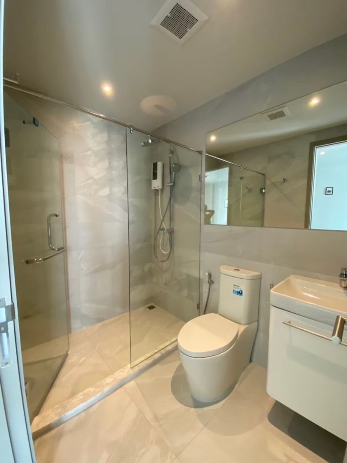 For RentCondoSukhumvit, Asoke, Thonglor : Rent Ashton Asoke. Price 28,000 baht/month [RER0037]