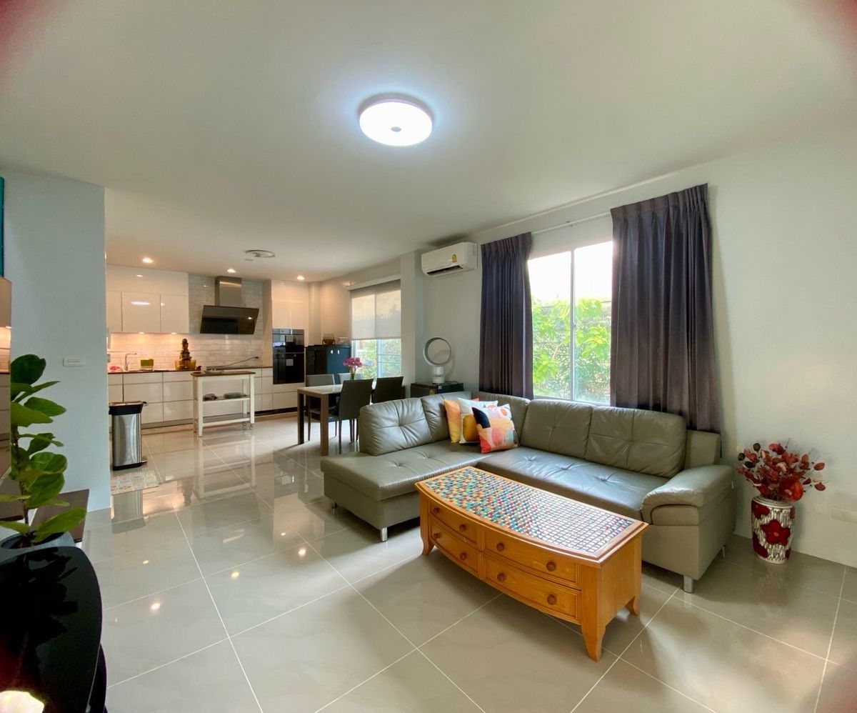 For SaleHouseRama9, Petchburi, RCA : ✨ Modern Luxury 3-Bedroom Townhome with European Built-In Kitchen and Full Facilities in Prime Krungthep Kreetha Location – Easy Access to Expressways, Yellow Line MRT, and Suvarnabhumi Airport