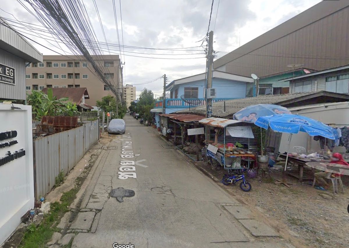 For SaleLandPattanakan, Srinakarin : 100 sq.m. of land near the Yellow Line In Soi Supapong 1, opposite Seacon Square