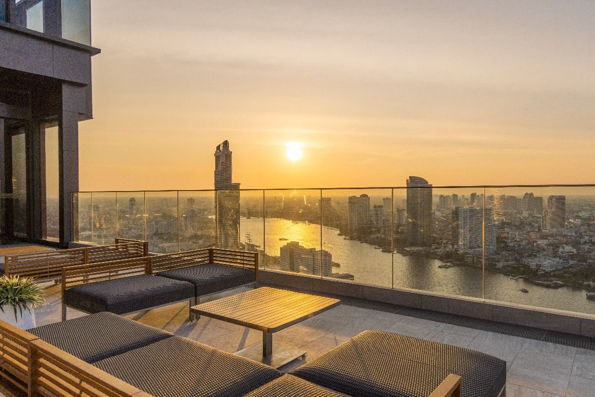 For SaleCondoSathorn, Narathiwat : Condo opposite Shrewsbury - The last 3 bedroom units - Rhythm Charoen Krung Pavilion