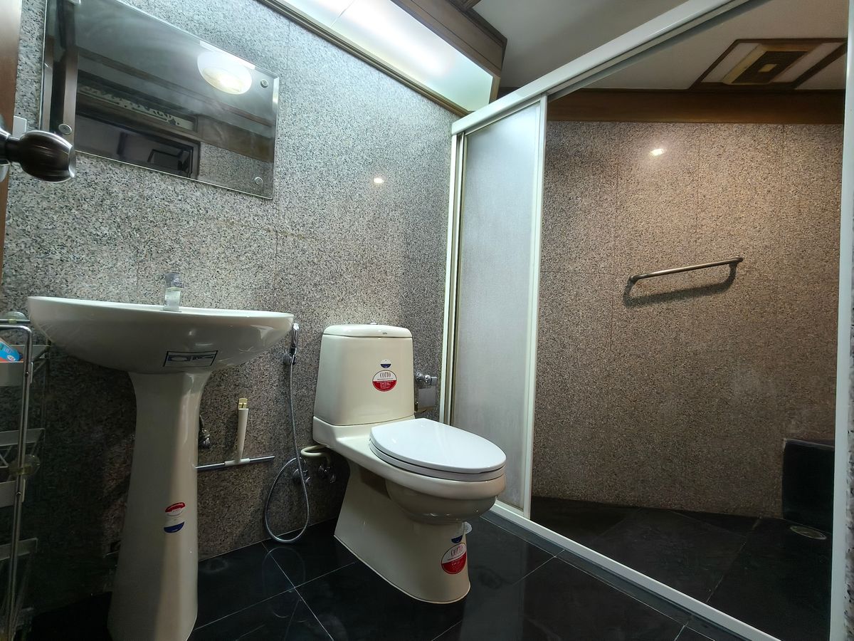 ให้เช่าคอนโดพระราม 3 สาธุประดิษฐ์ : ✨ ให้เช่าด่วน! ห้องใหญ่ แต่งใหม่ยกห้อง! S.V. City พระราม 3 | 2 นอน 2 น้ำ 101 ตร.ม. วิวสวย เฟอร์ครบ พร้อมอยู่ ✨