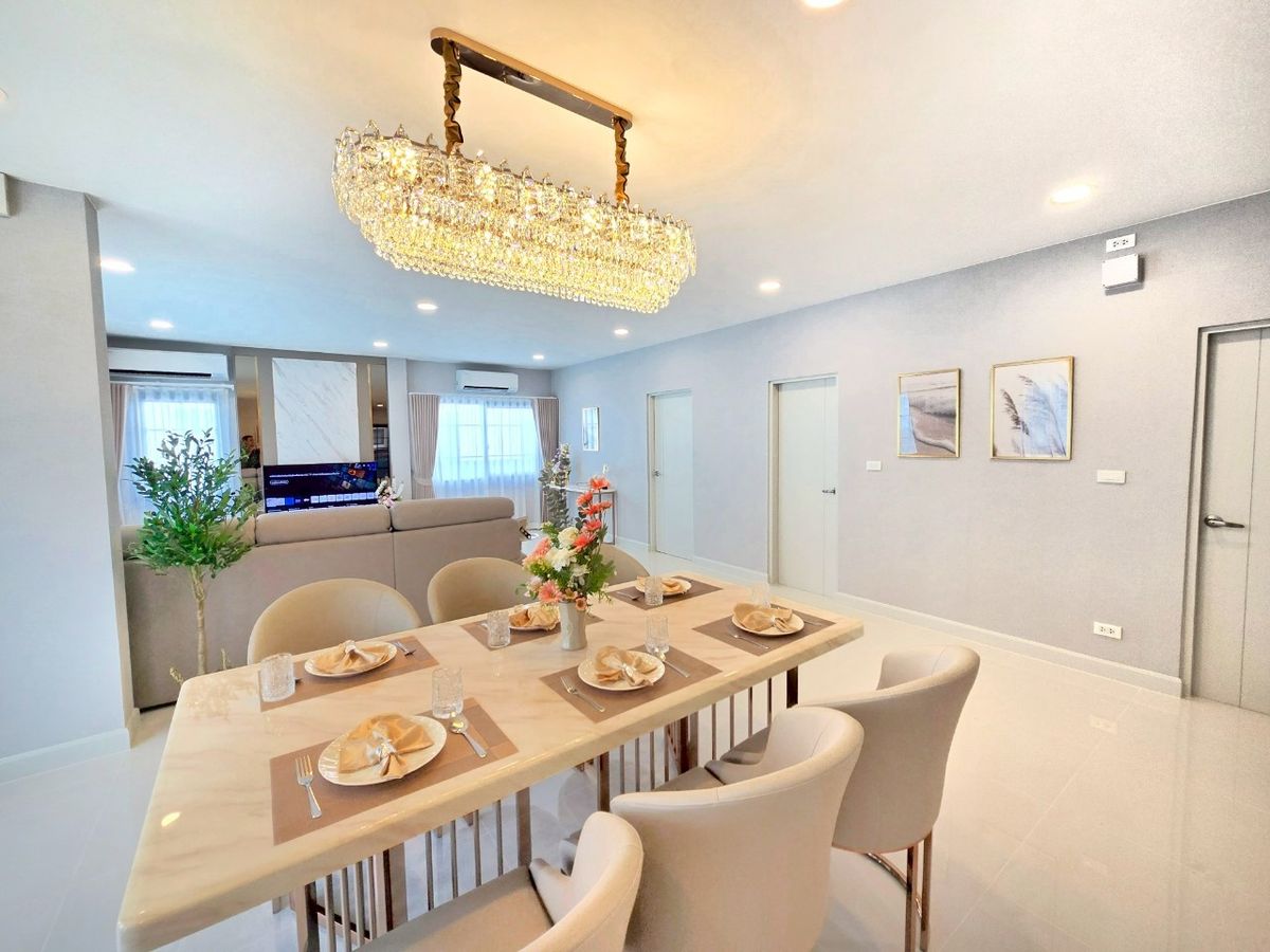 For RentHouseBangna, Bearing, Lasalle : K-6387 Urgent rent! Centro Bangna Phase 2, beautiful house, ready to live in a good location near Mega Bangna.