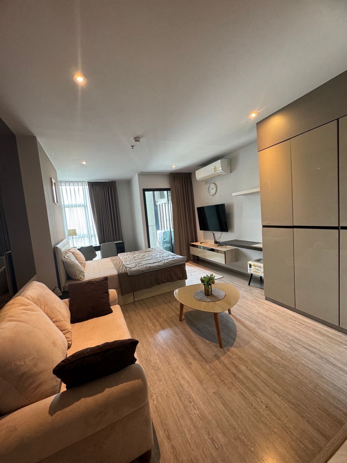 For RentCondoSukhumvit, Asoke, Thonglor : Rent Rhythm Ekkamai. Price 22,000 baht/month [Resr005]