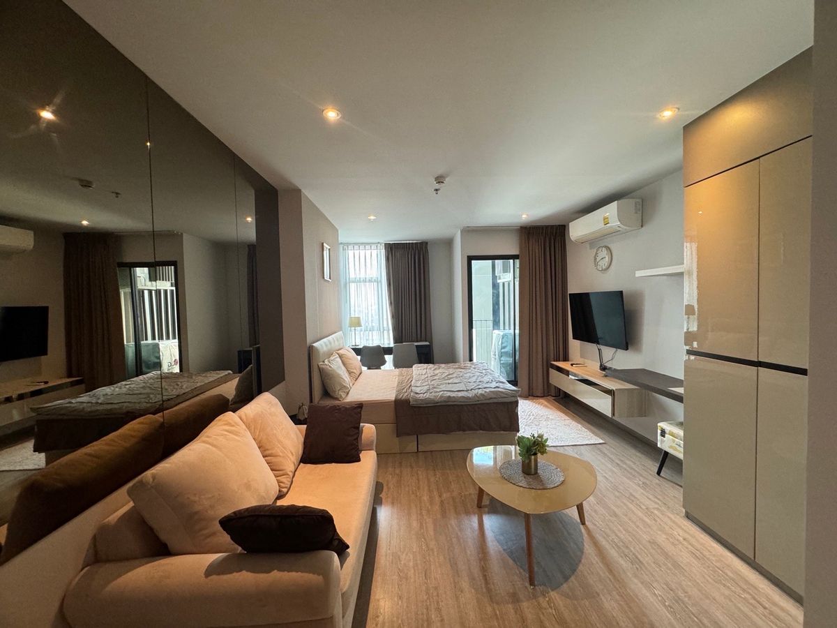 For RentCondoSukhumvit, Asoke, Thonglor : Rent Rhythm Ekkamai. Price 22,000 baht/month [Resr005]