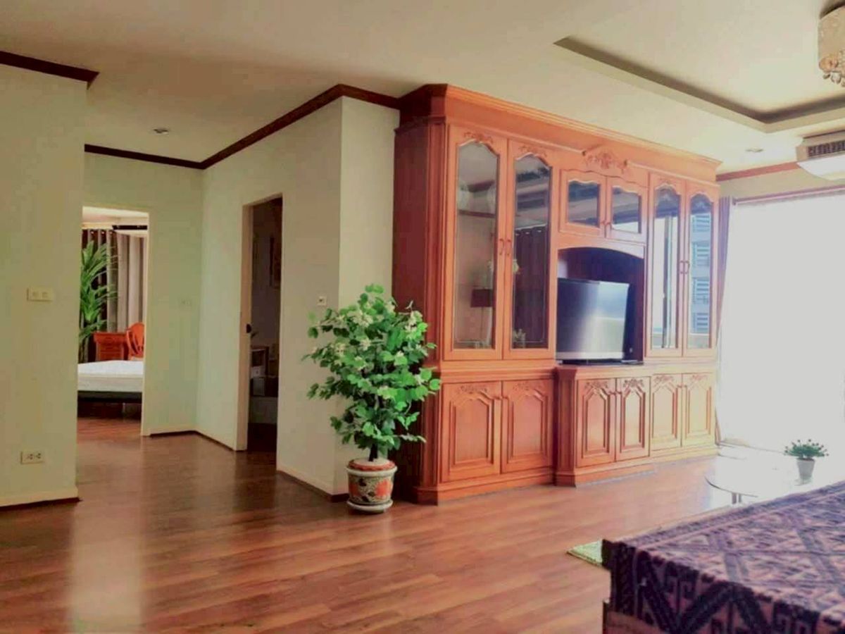 For RentCondoBangna, Bearing, Lasalle : NS Tower Central Bangna Building, Bang Na Condominium, Central Department Store, Big C Bangna, BITEC, Thai Nakarin Hospital Convenient transportation, Bangna-Chon Buri Expressway