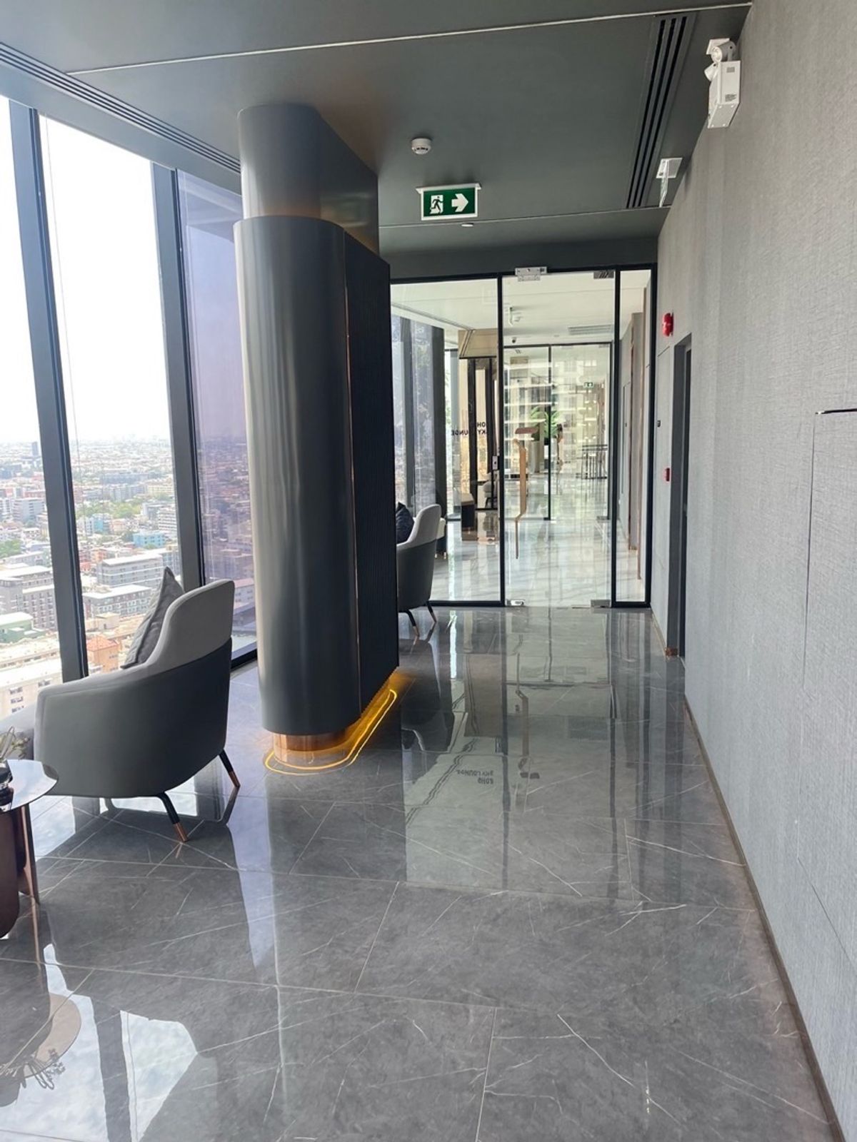 ให้เช่าคอนโดรัชดา ห้วยขวาง : 🔥ให้เช่าด่วน 🔥โซโห​ แบงค็อก​ รัชดา ใกล้แยกห้วยขวาง!! ห้องพร้อมอยู่ 