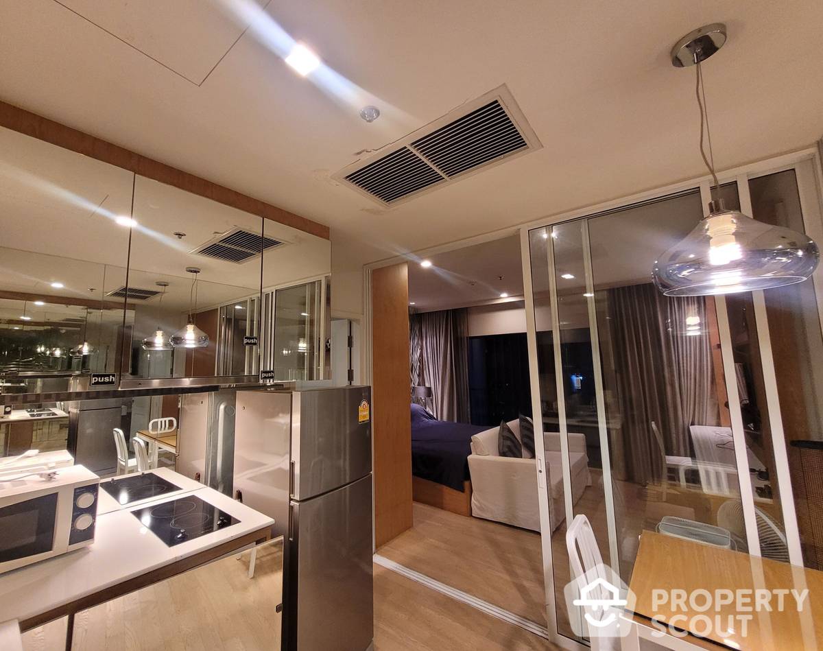 For RentCondoSukhumvit, Asoke, Thonglor : 1-BR Condo at Noble Refine Prompong near BTS Phrom Phong