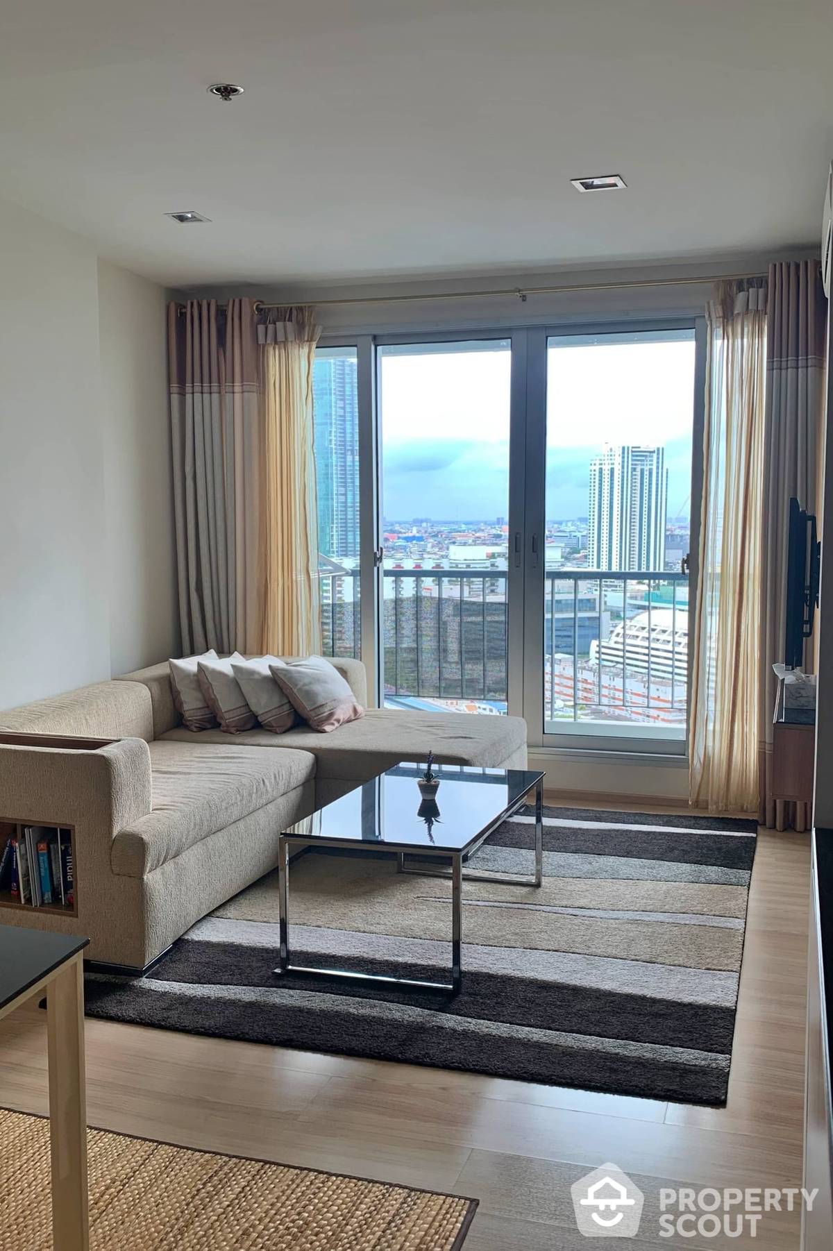 For RentCondoSathorn, Narathiwat : 1-BR Condo at Rhythm Sathorn near BTS Saphan Taksin