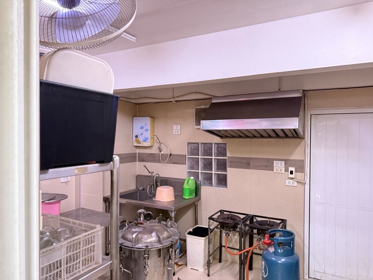 อาคารพาณิชย์นวมินทร์ รามอินทรา : อาคารพาณิชย์ รีโนเวทใหม่ ตินถนนคู้บอน ถนนใหญ่