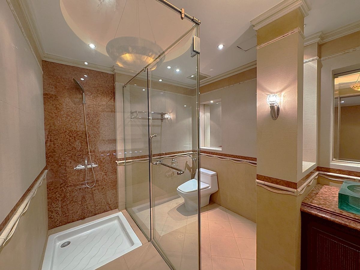 For RentHouseSukhumvit, Asoke, Thonglor : Single house with private pool at Sukhumvit 63 (Ekamai) ** NO CO-AGENT ** 独栋别墅带私家泳池出租，位于素坤逸63巷。