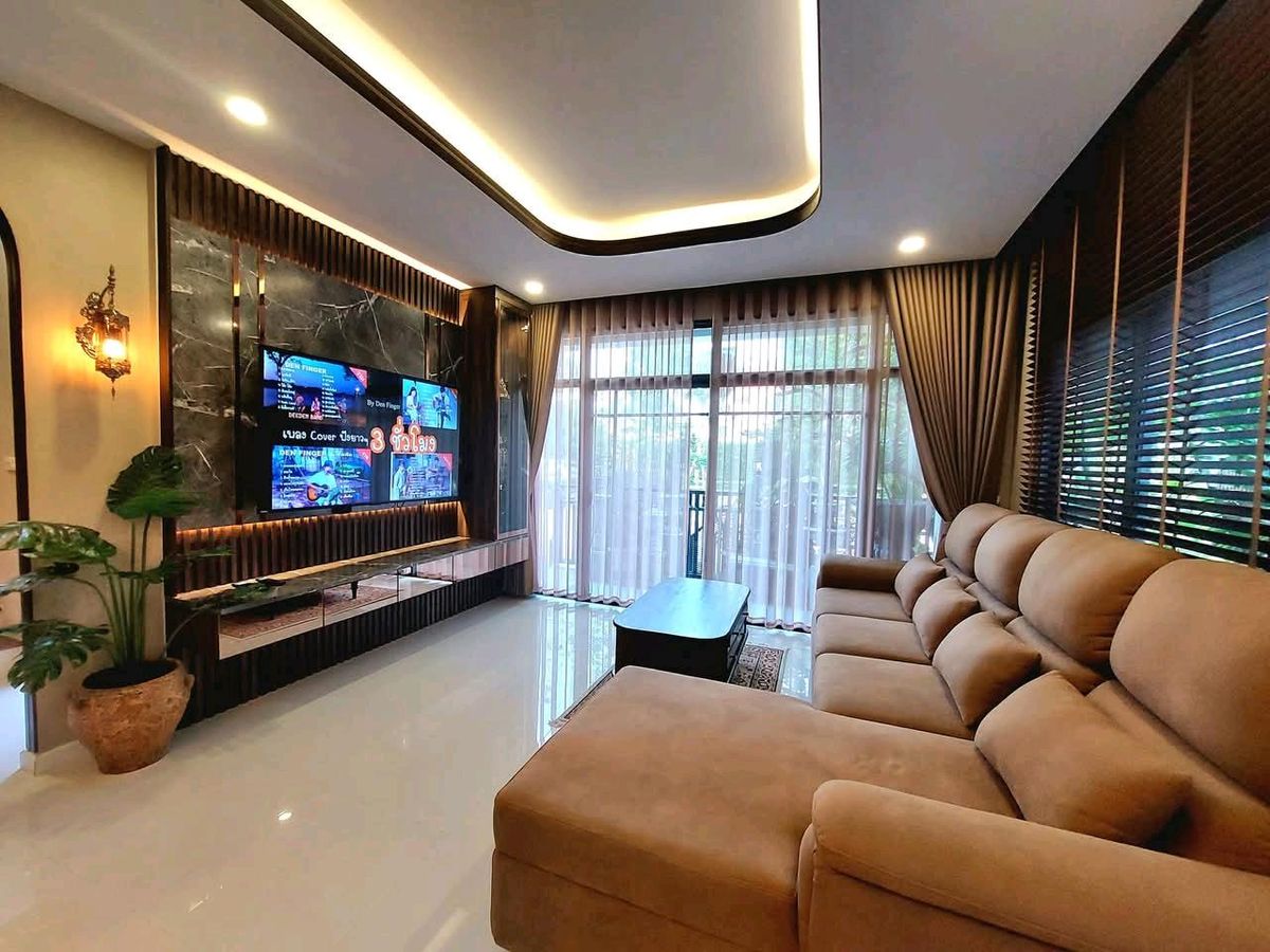 For RentHouseLadkrabang, Suwannaphum Airport : 💥 Rent 100,000 baht, Grand Britania Village, Rama 9 - Krungthep Kreetha