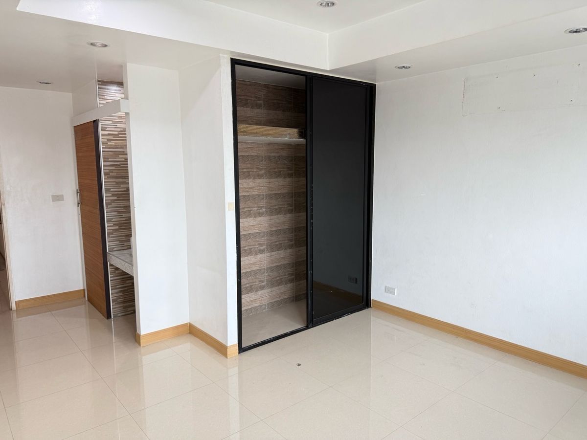 อาคารพาณิชย์นวมินทร์ รามอินทรา : อาคารพาณิชย์ รีโนเวทใหม่ ตินถนนคู้บอน ถนนใหญ่