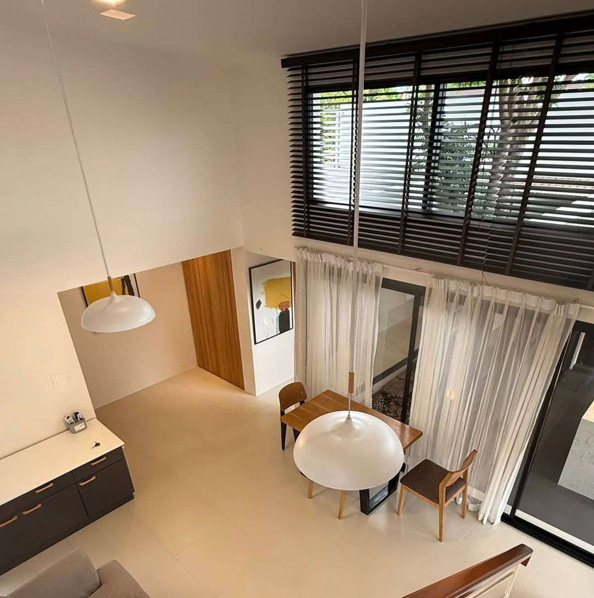 บ้านเชียงใหม่ : 近清迈尚泰现代极简风格房屋 2卧2卫 Modern Minimalist House with Large Garden & Rooftop2bed2bath