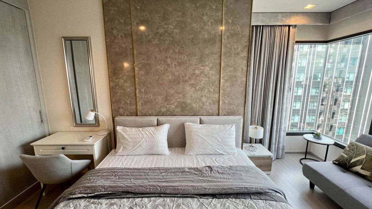 For RentCondoRama9, Petchburi, RCA : Life Asoke Hype rental price 25,000 baht/month [MNR250502]