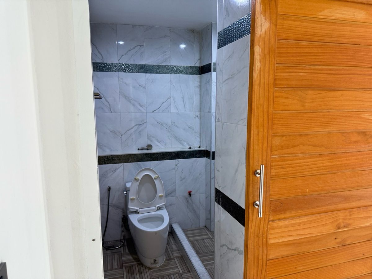 อาคารพาณิชย์นวมินทร์ รามอินทรา : อาคารพาณิชย์ รีโนเวทใหม่ ตินถนนคู้บอน ถนนใหญ่