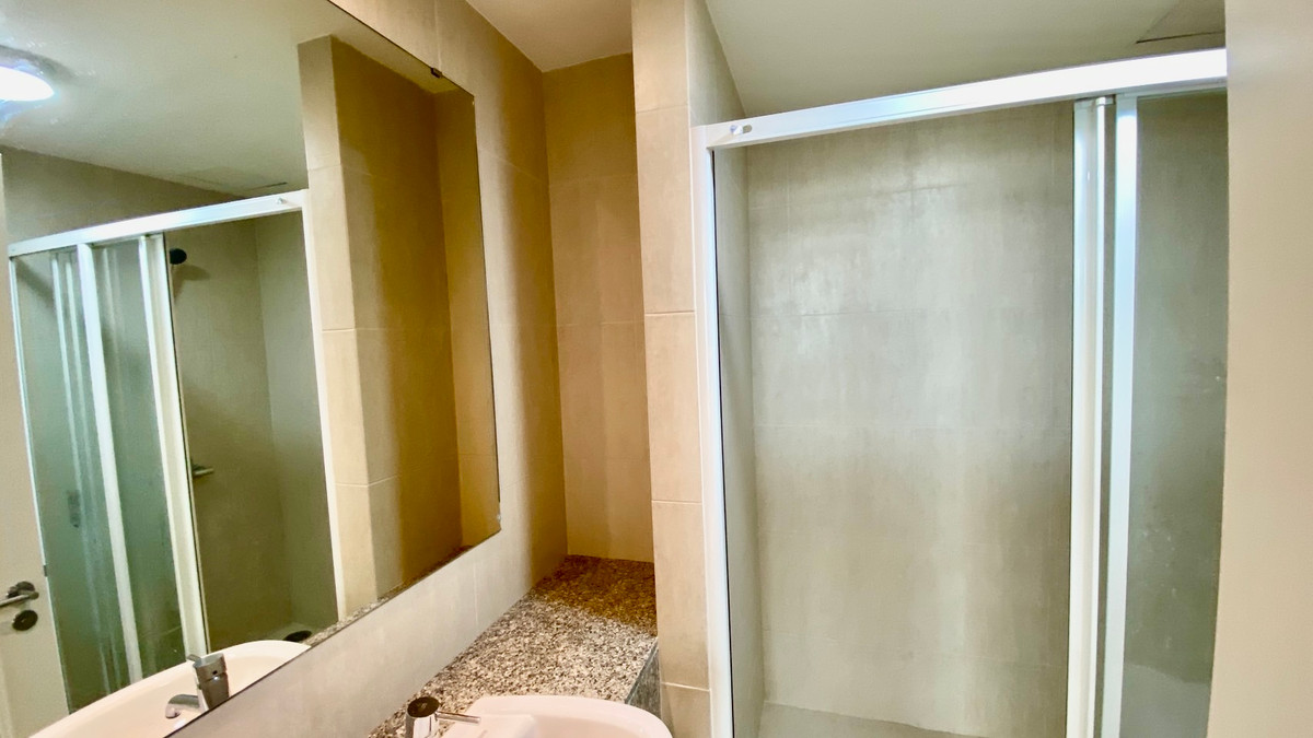 ขายคอนโดสุขุมวิท อโศก ทองหล่อ : ✨ขายด่วน! The Clover ทองหล่อ 18 | โลว์ไรส์สไตล์รีสอร์ท ใจกลางย่านไลฟ์สไตล์สุดชิค✨ ขนาด 1 ห้องนอน ระเบียงหันทิศเหนือ อยู่สบาย ไม่ร้อน