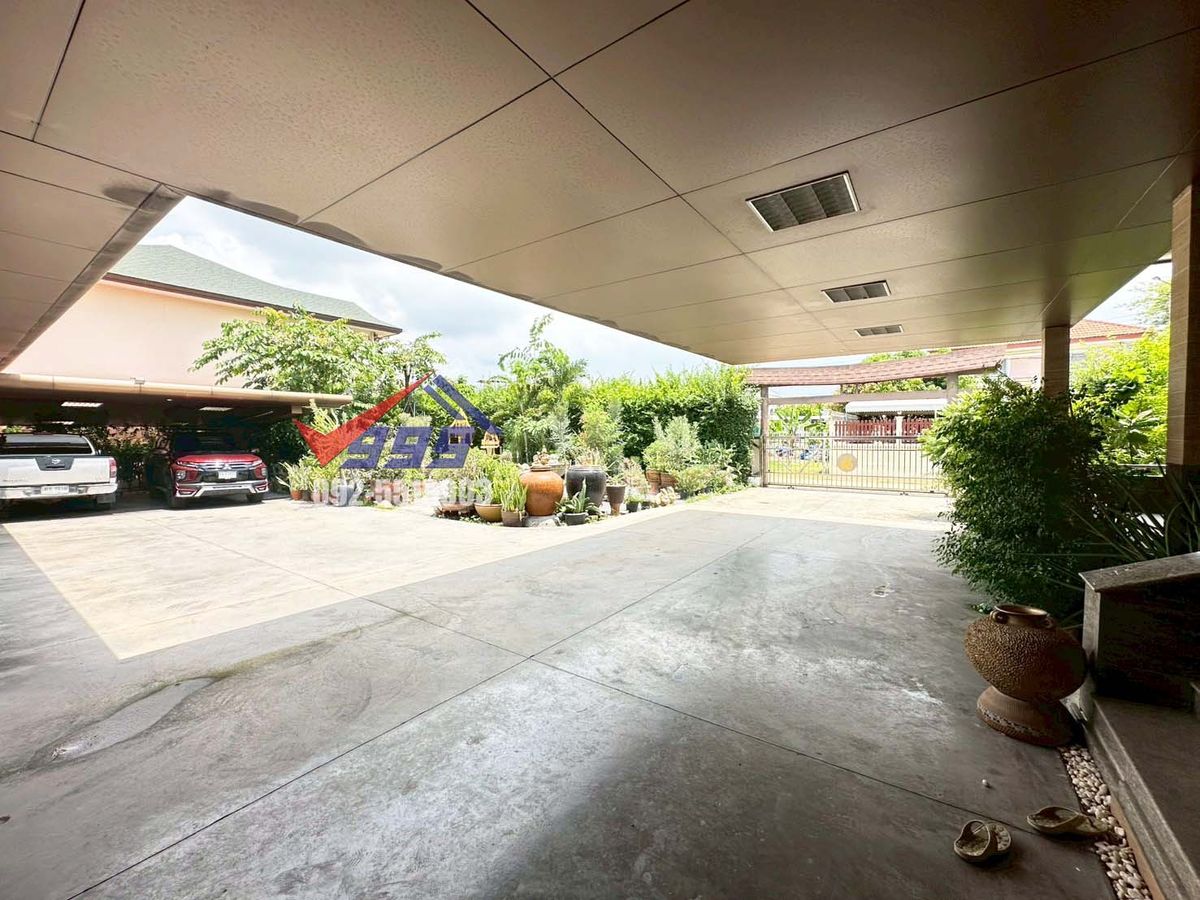 HousePattanakan, Srinakarin : 📌Sale/Rent 2 -story house, 5 bedrooms, can be made into an office, 1 rai area, good location, On Nut 66, Intersection 11  