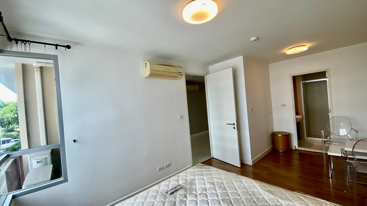 ขายคอนโดสุขุมวิท อโศก ทองหล่อ : ✨ขายด่วน! The Clover ทองหล่อ 18 | โลว์ไรส์สไตล์รีสอร์ท ใจกลางย่านไลฟ์สไตล์สุดชิค✨ ขนาด 1 ห้องนอน ระเบียงหันทิศเหนือ อยู่สบาย ไม่ร้อน