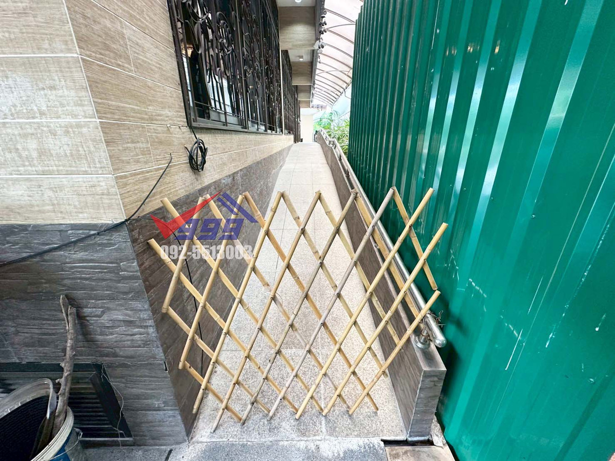 HousePattanakan, Srinakarin : 📌Sale/Rent 2 -story house, 5 bedrooms, can be made into an office, 1 rai area, good location, On Nut 66, Intersection 11  