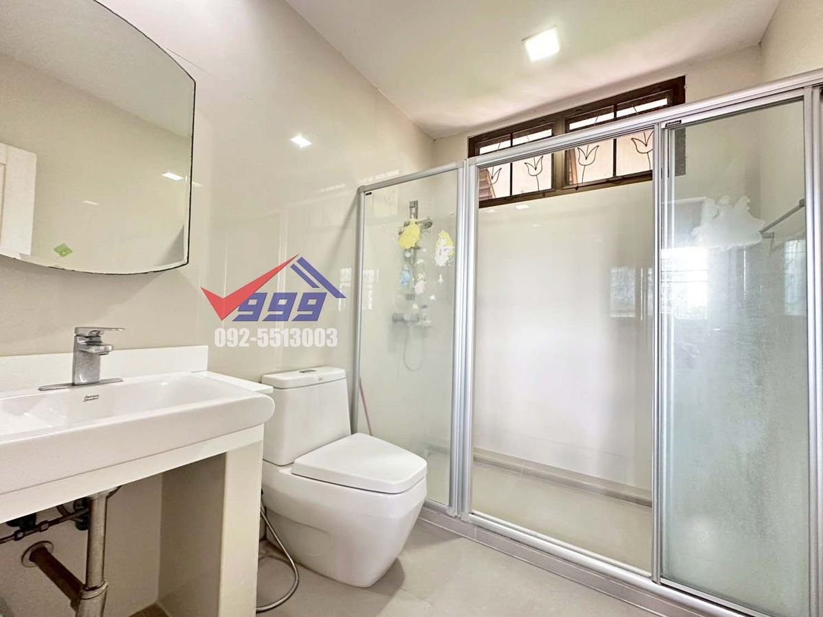 HousePattanakan, Srinakarin : 📌Sale/Rent 2 -story house, 5 bedrooms, can be made into an office, 1 rai area, good location, On Nut 66, Intersection 11  