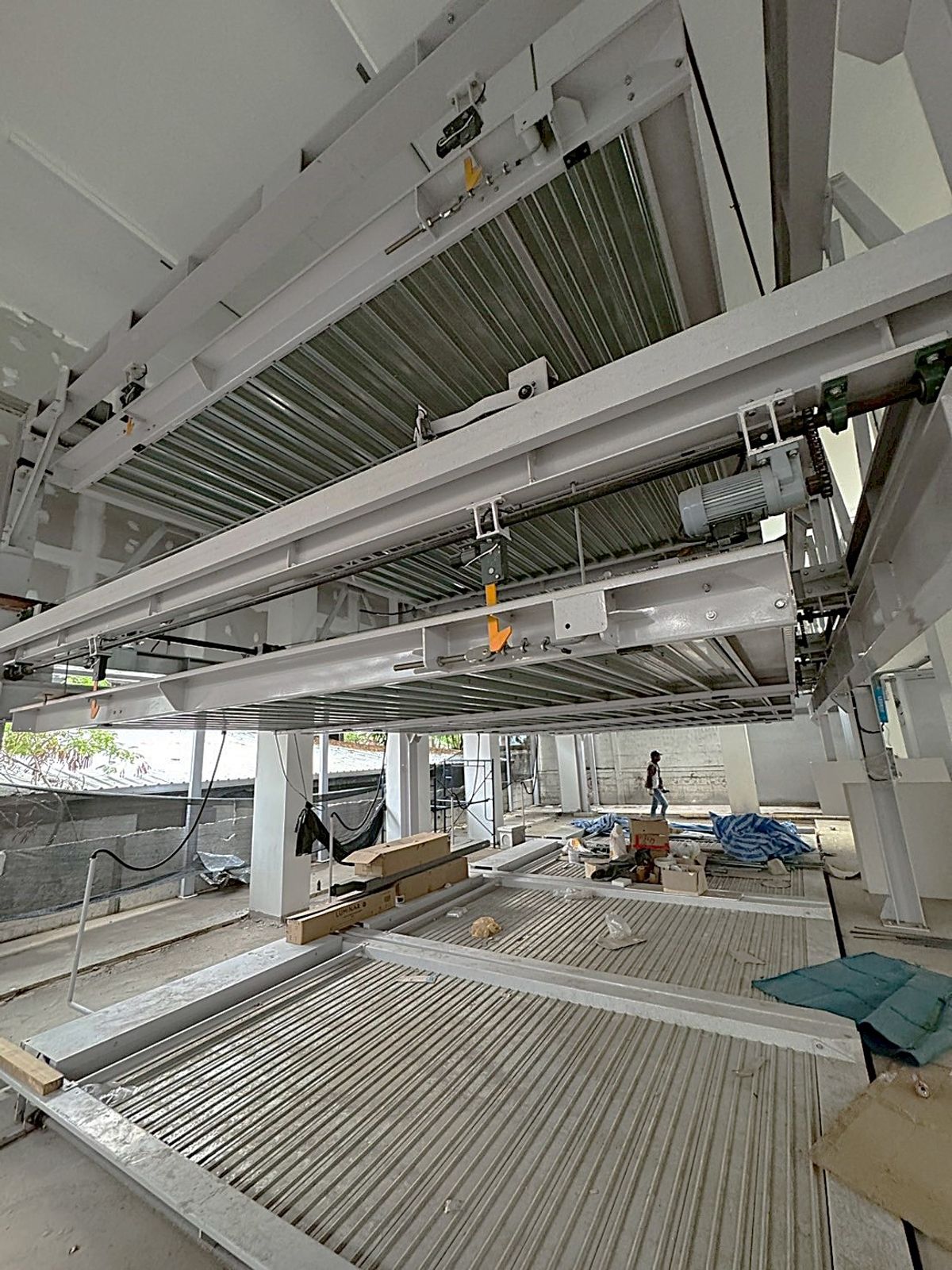 Shop HouseRama9, Petchburi, RCA : New 6-Storey Commercial Building on Rama 9 Road ** NO CO-AGENT ** 全新6层商业建筑楼，位于拉玛九道路。不接受中介合作。