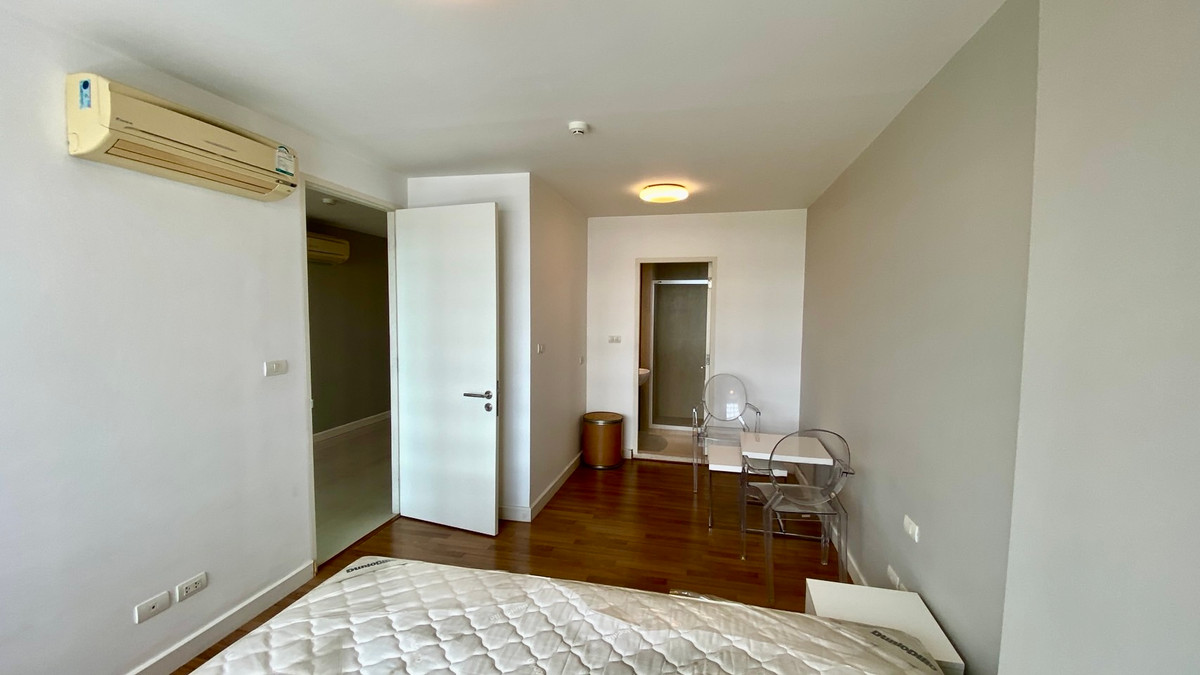 ขายคอนโดสุขุมวิท อโศก ทองหล่อ : ✨ขายด่วน! The Clover ทองหล่อ 18 | โลว์ไรส์สไตล์รีสอร์ท ใจกลางย่านไลฟ์สไตล์สุดชิค✨ ขนาด 1 ห้องนอน ระเบียงหันทิศเหนือ อยู่สบาย ไม่ร้อน