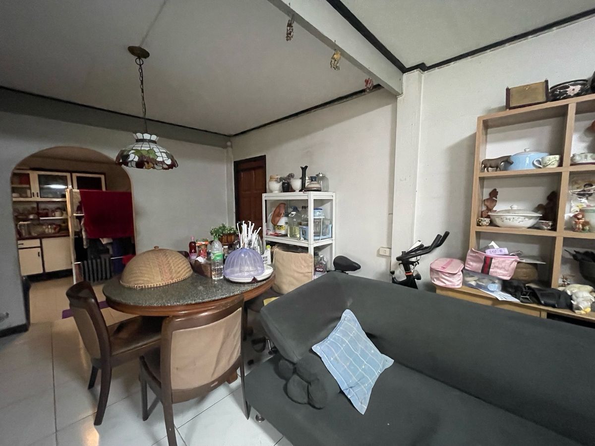 ขายบ้านอ่อนนุช อุดมสุข : 📢👇ขายบ้านเดี่ยว 2 ชั้น ทำเลดีเงียบสงบ ค่อนข้างส่วนตัว ใกล้แหล่งชุมชน เดินทางสะดวก ใกล้จุดขึ้นลงทางด่วน