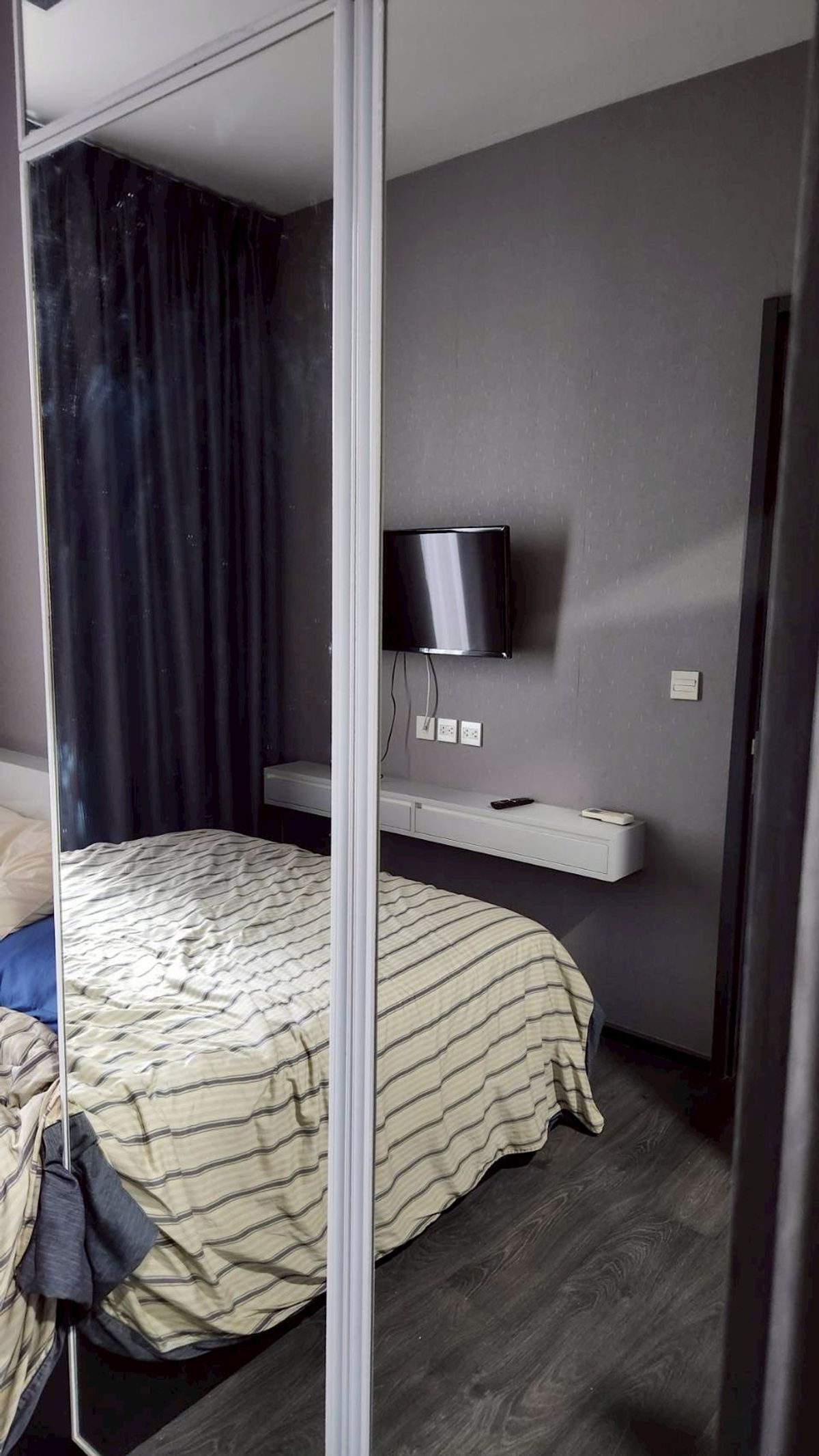 ให้เช่าคอนโดสุขุมวิท อโศก ทองหล่อ : Edge Sukhumvit 23 (เอดจ์ สุขุมวิท 23) 1bed1bath 33sqm)