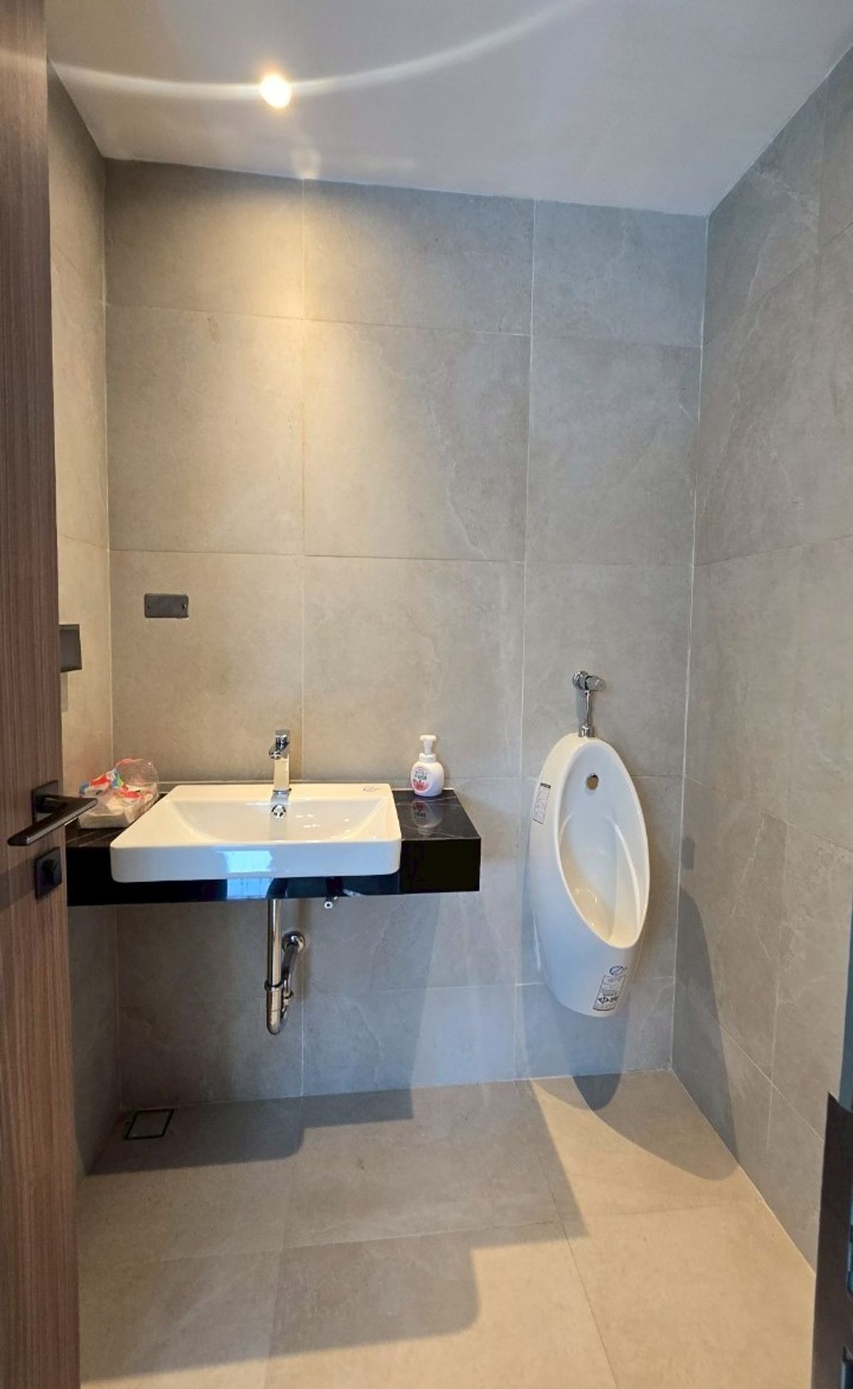 ให้เช่าร้านค้า/ตลาดนัดสุขุมวิท อโศก ทองหล่อ : พื้นที่ร้านค้าใหม่ พร้อมพงษ์ เหมาะทำธุรกิจทุกประเภท ** NO CO-AGENT ** 