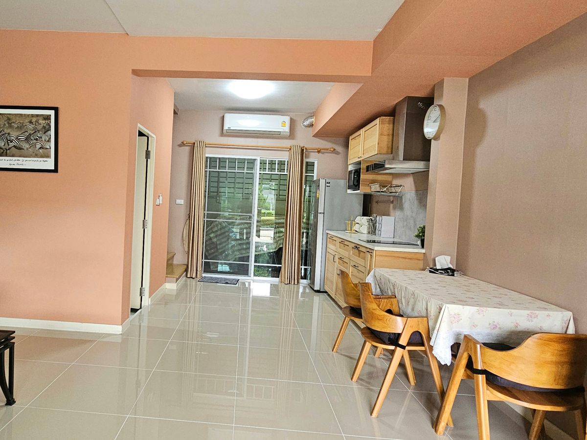 ให้เช่าทาวน์โฮมบางนา แบริ่ง ลาซาล : ให้เช่า ทาวน์เฮ้าส์ อินดี้ บางนา กม.7 พร้อมอยู่ เฟอร์ฯครบ For Rent: Indy Bangna Km.7 Townhouse, Fully Furnished