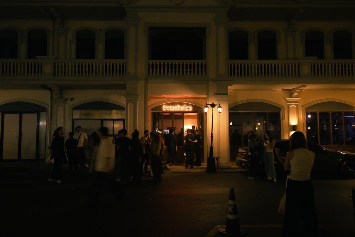 ขายร้านค้า/ตลาดนัดสีลม ศาลาแดง บางรัก : 🔥เซ้งด่วน🔥 ร้าน Boundaries Silom @โครงการบ้านสีลม มีที่จอด 40-50 คัน ของตกเเต่งภายในร้านครบ + ใบอนุญาตขายแอลกอฮอลล์  *สัญญาสิ้นสุด 16 มกราคม 2571