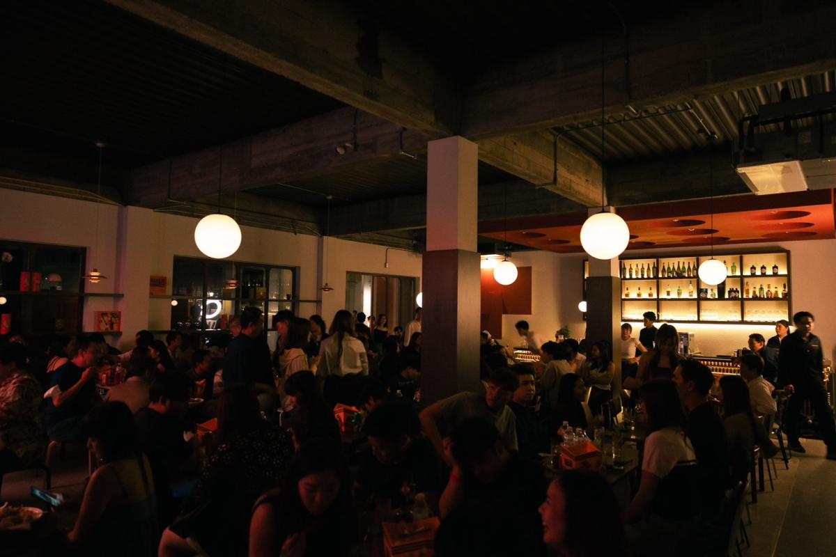 ขายร้านค้า/ตลาดนัดสีลม ศาลาแดง บางรัก : 🔥เซ้งด่วน🔥 ร้าน Boundaries Silom @โครงการบ้านสีลม มีที่จอด 40-50 คัน ของตกเเต่งภายในร้านครบ + ใบอนุญาตขายแอลกอฮอลล์  *สัญญาสิ้นสุด 16 มกราคม 2571