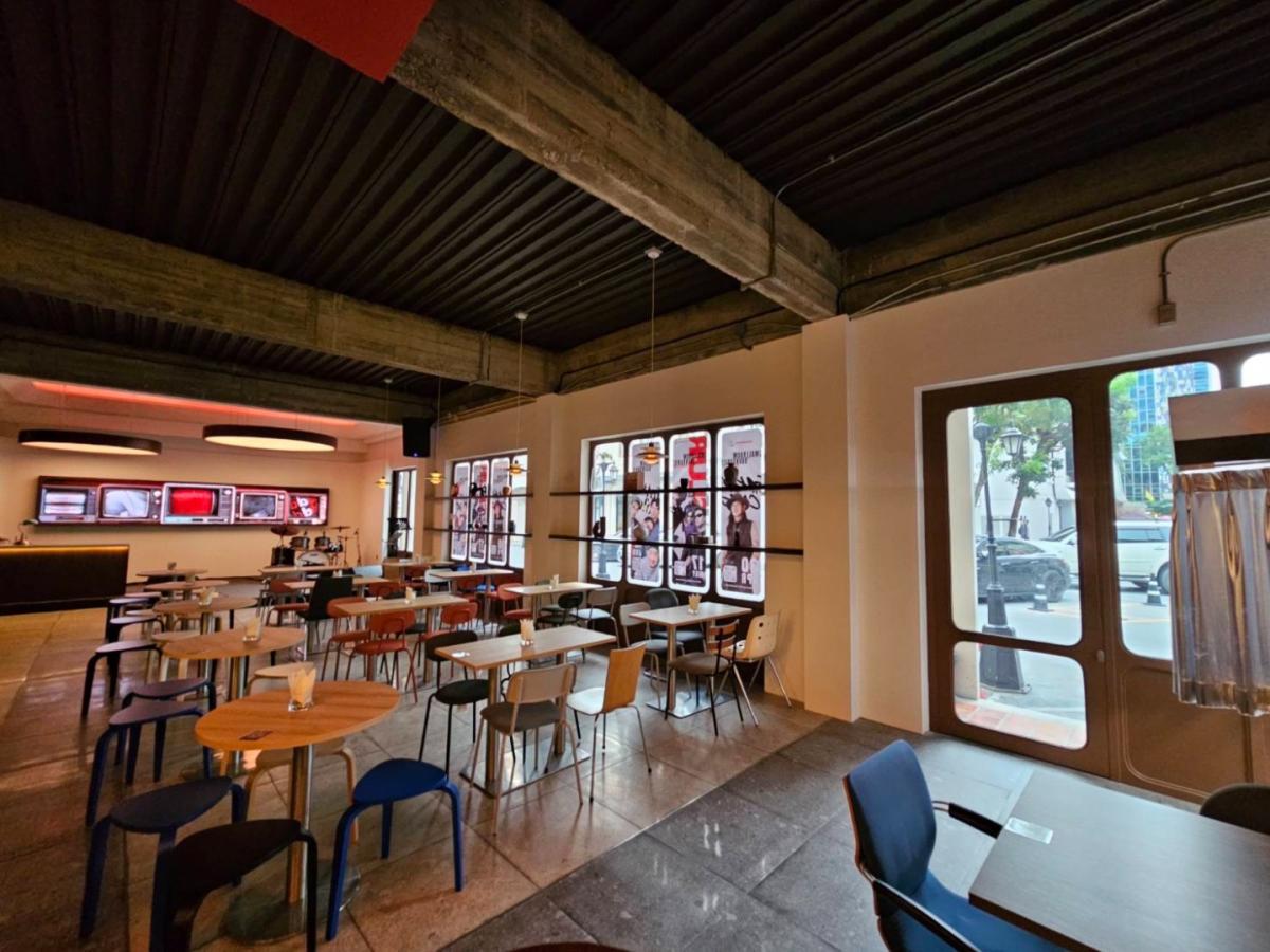 ขายร้านค้า/ตลาดนัดสีลม ศาลาแดง บางรัก : 🔥เซ้งด่วน🔥 ร้าน Boundaries Silom @โครงการบ้านสีลม มีที่จอด 40-50 คัน ของตกเเต่งภายในร้านครบ + ใบอนุญาตขายแอลกอฮอลล์  *สัญญาสิ้นสุด 16 มกราคม 2571