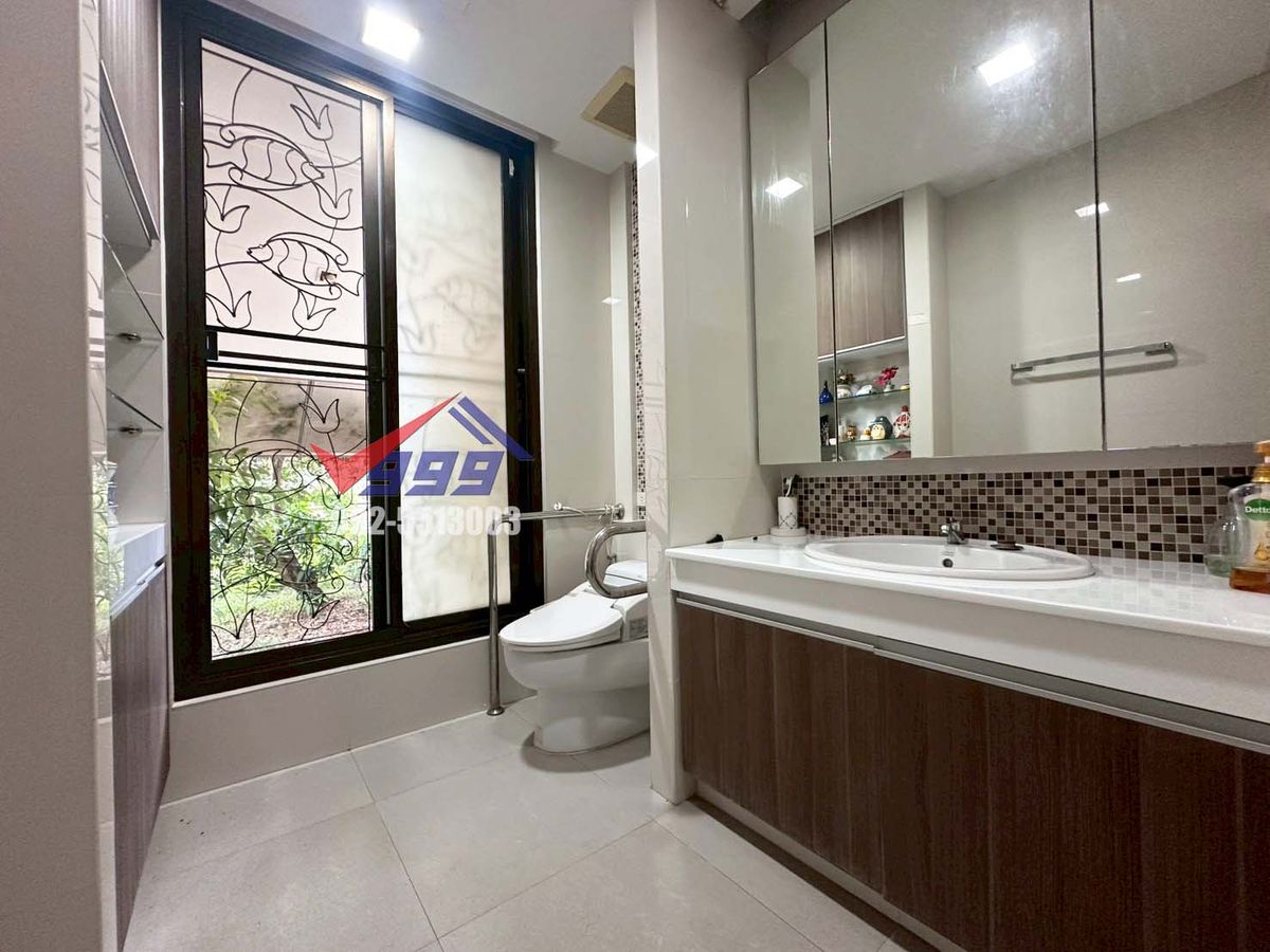 HousePattanakan, Srinakarin : 📌Sale/Rent 2 -story house, 5 bedrooms, can be made into an office, 1 rai area, good location, On Nut 66, Intersection 11  